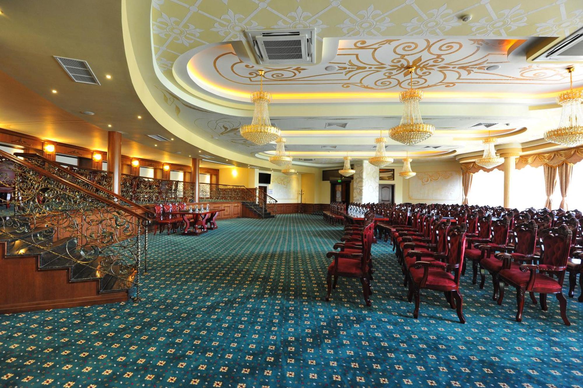 Park Hotel 스타라 자고라 외부 사진 The interior of the main hall