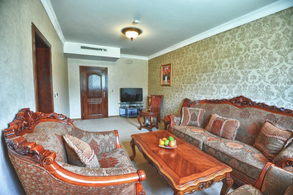 Park Hotel 스타라 자고라 외부 사진 A living room in a typical apartment